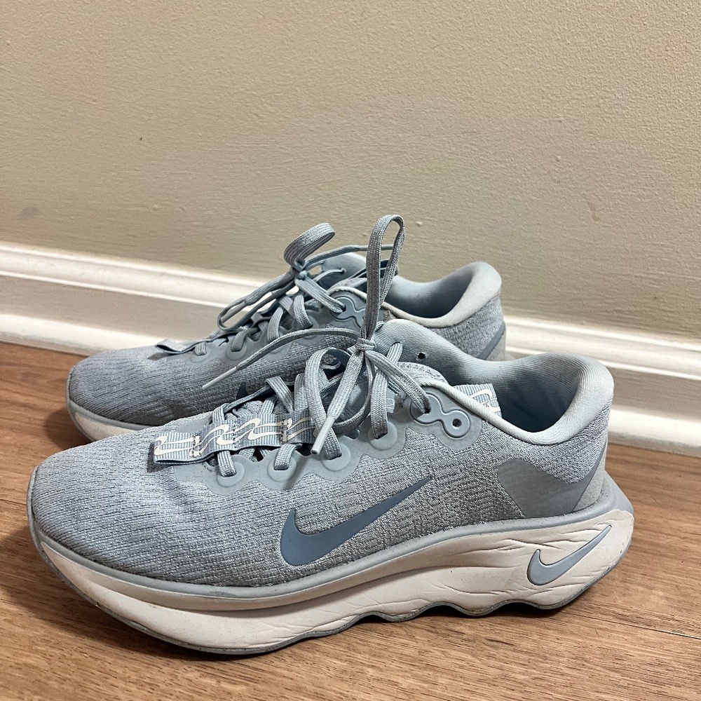 Nike Motiva Women's Walking Shoes 8.5